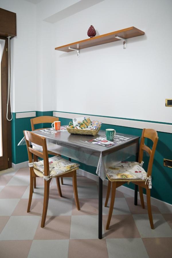 לאוריה אינפריורה B&B Apartment 1970 מראה חיצוני תמונה