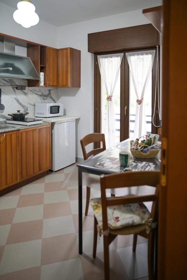 לאוריה אינפריורה B&B Apartment 1970 מראה חיצוני תמונה